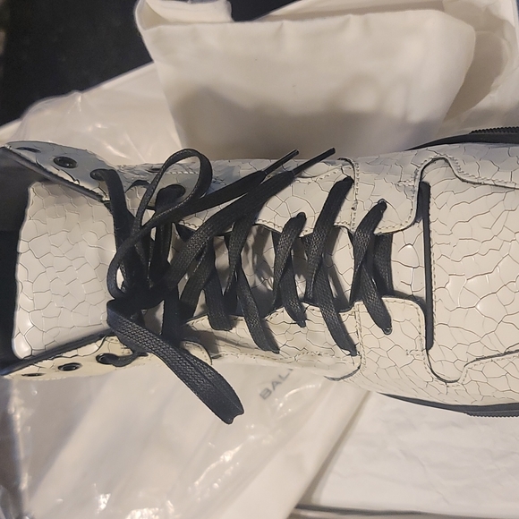 Balenciaga mens high top sneakers sold out at Christmas - Picture 7 of 8